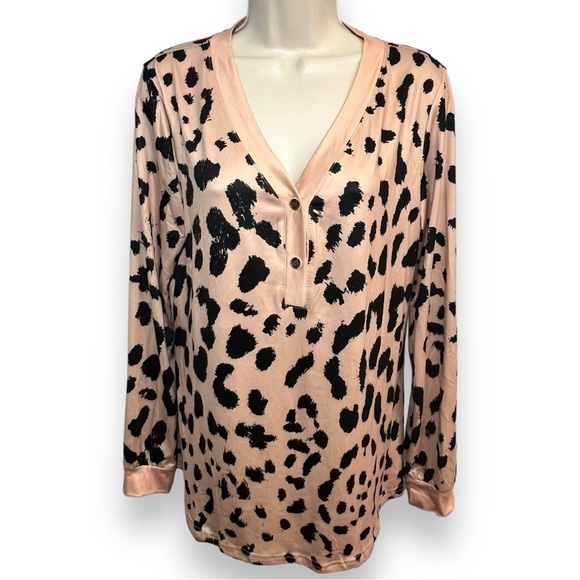 VotePretty Tops - VotePretty Women’s Long Sleeve Henley Leopard Size Medium